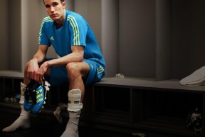 开云入口-欧洲杯历史巅峰：激情与智慧的完美碰撞，欧洲杯历史揭幕战