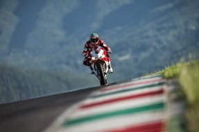 kaiyun 开云体育-中超联赛吸引国际明星，市场影响力扩大